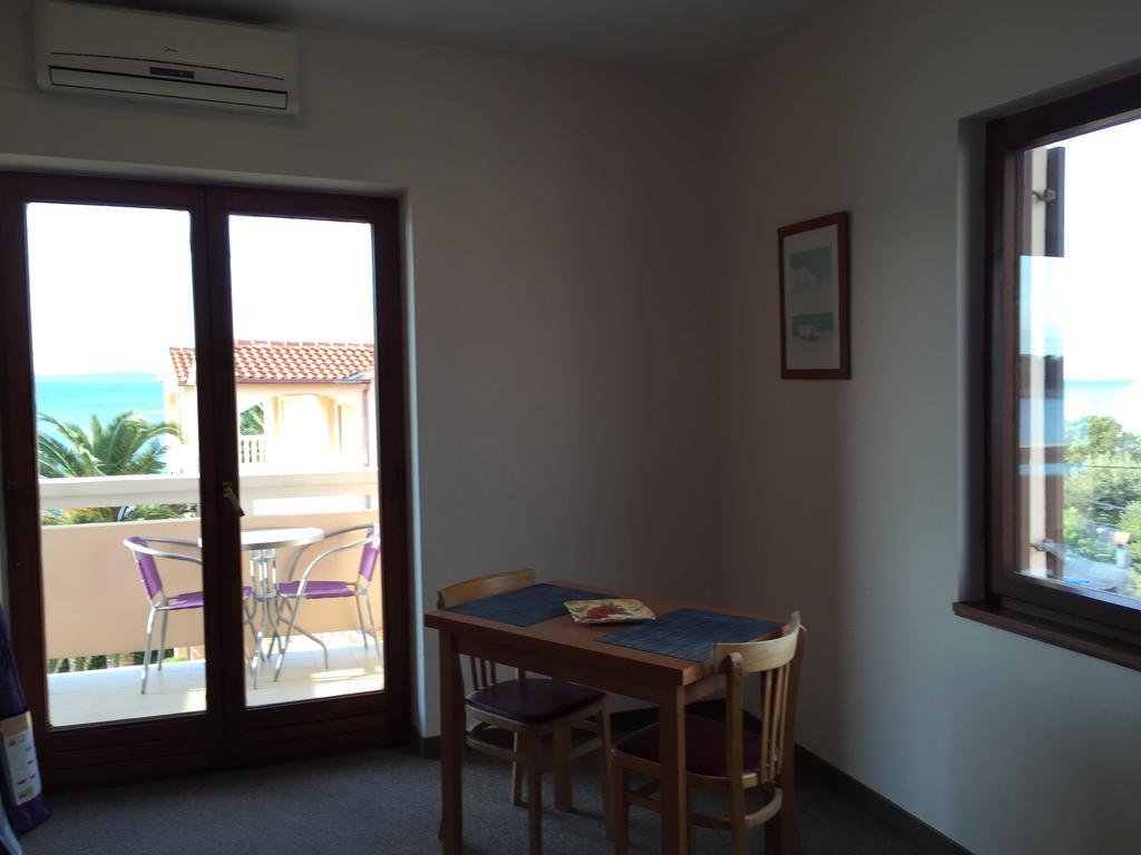 Guest House Punta Grzan Petrcane Quarto foto