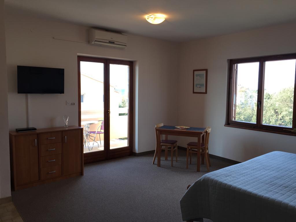 Guest House Punta Grzan Petrcane Quarto foto